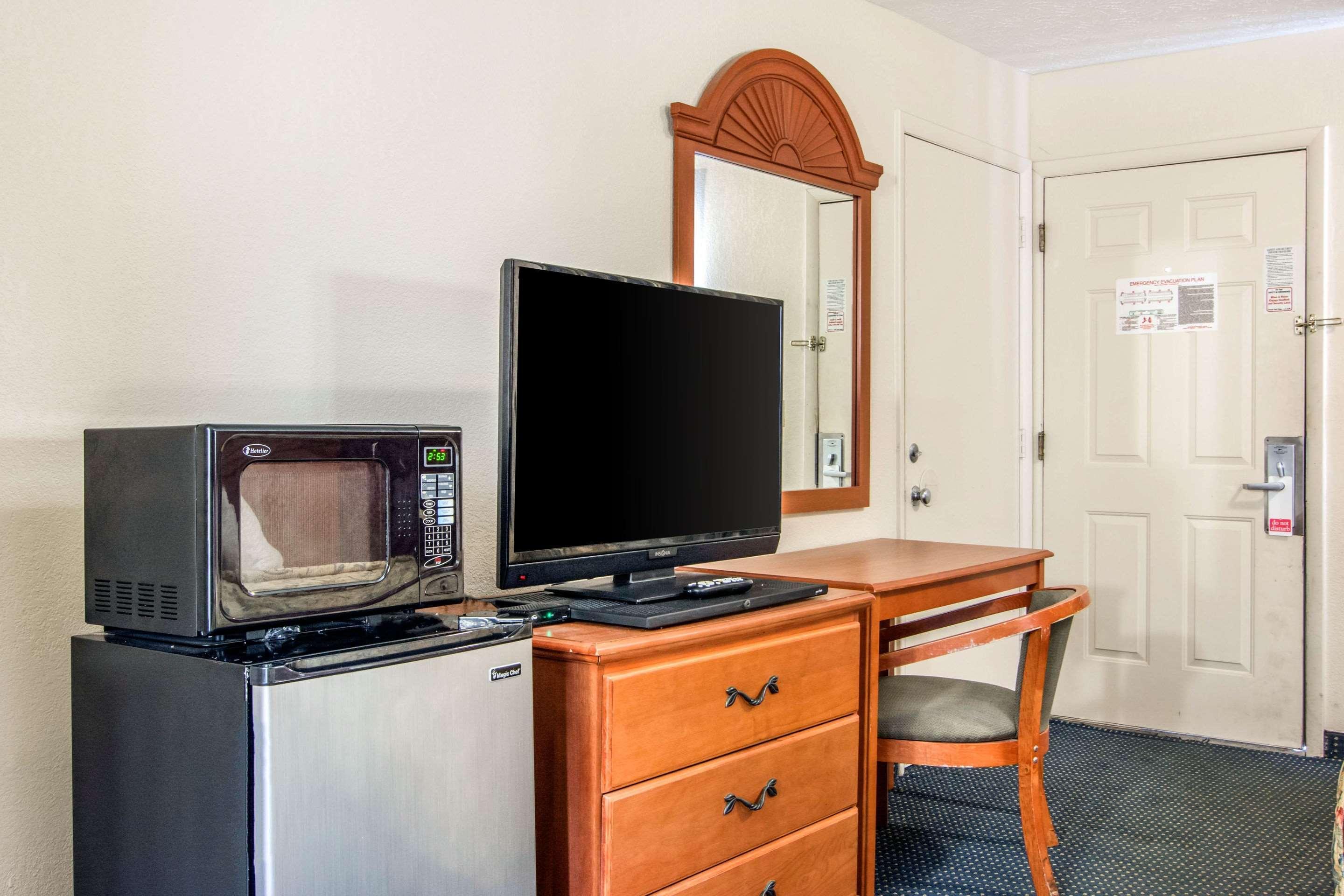 Rodeway Inn ラ・グレーンジ エクステリア 写真